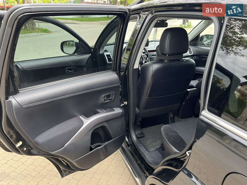 Позашляховик / Кросовер Mitsubishi Outlander 2011 в Львові