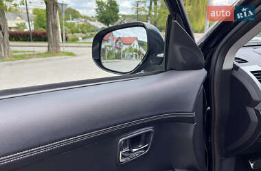 Внедорожник / Кроссовер Mitsubishi Outlander 2011 в 