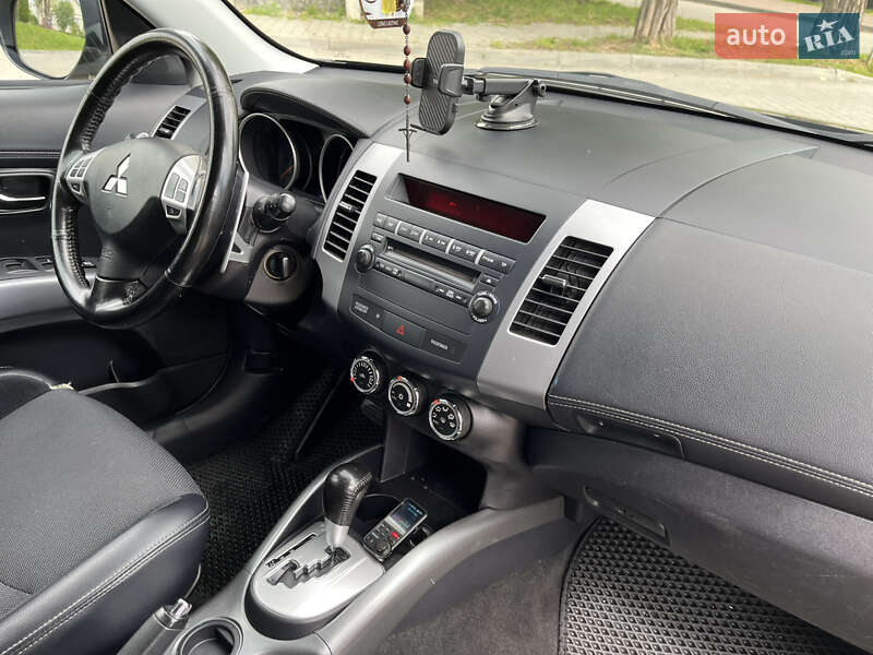 Позашляховик / Кросовер Mitsubishi Outlander 2011 в Львові
