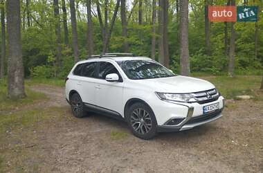 Позашляховик / Кросовер Mitsubishi Outlander 2017 в Києві