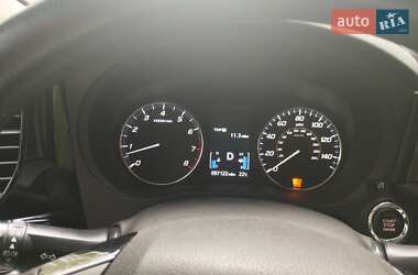 Позашляховик / Кросовер Mitsubishi Outlander 2017 в 