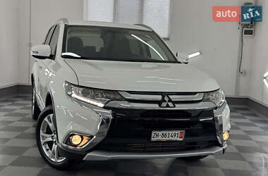 Позашляховик / Кросовер Mitsubishi Outlander 2017 в Трускавці