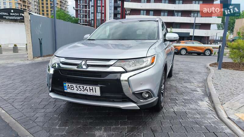 Внедорожник / Кроссовер Mitsubishi Outlander 2017 в Виннице