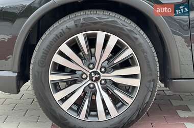 Внедорожник / Кроссовер Mitsubishi Outlander 2021 в 