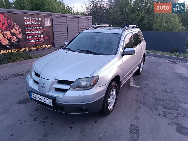 Внедорожник / Кроссовер Mitsubishi Outlander 2003 в 