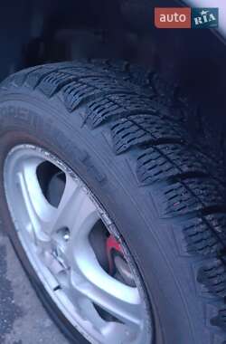Внедорожник / Кроссовер Mitsubishi Outlander 2003 в 