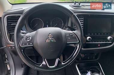 Внедорожник / Кроссовер Mitsubishi Outlander 2020 в 