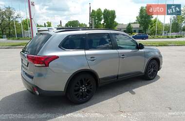 Внедорожник / Кроссовер Mitsubishi Outlander 2018 в 
