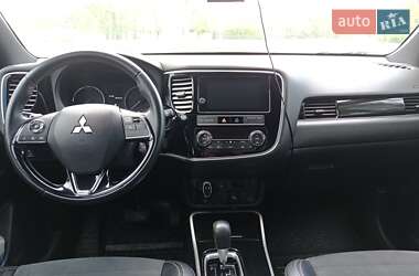 Внедорожник / Кроссовер Mitsubishi Outlander 2018 в 