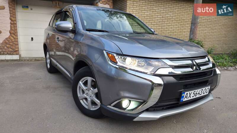 Позашляховик / Кросовер Mitsubishi Outlander 2016 в Харкові