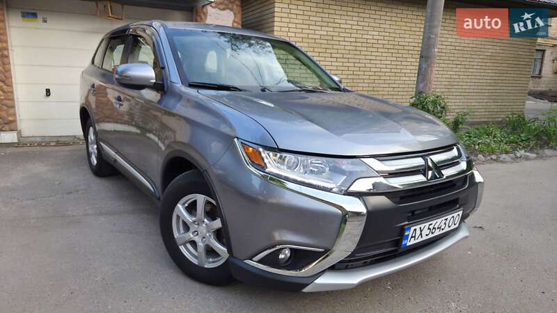 Позашляховик / Кросовер Mitsubishi Outlander 2016 в Харкові