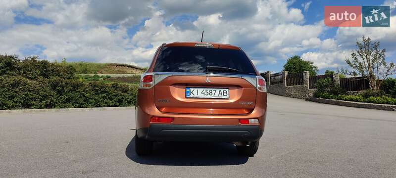 Позашляховик / Кросовер Mitsubishi Outlander 2013 в Погребище