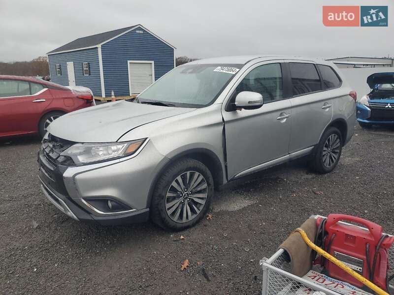 Mitsubishi Outlander 2020