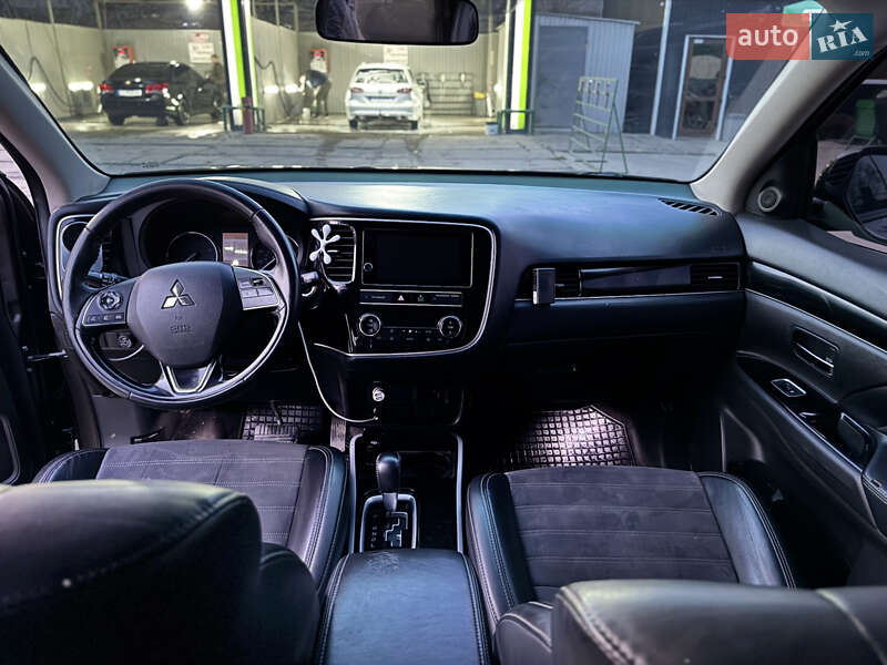 Внедорожник / Кроссовер Mitsubishi Outlander 2019 в Монастырище