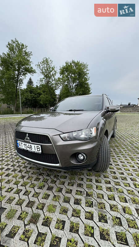 Позашляховик / Кросовер Mitsubishi Outlander 2010 в 