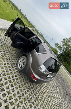 Позашляховик / Кросовер Mitsubishi Outlander 2010 в 