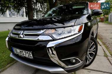 Внедорожник / Кроссовер Mitsubishi Outlander 2019 в 