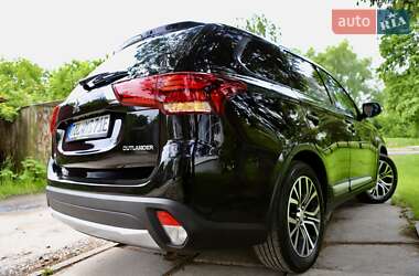 Внедорожник / Кроссовер Mitsubishi Outlander 2019 в 