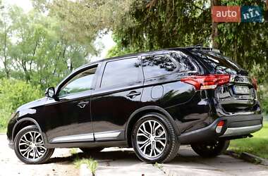 Внедорожник / Кроссовер Mitsubishi Outlander 2019 в 