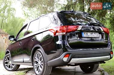 Внедорожник / Кроссовер Mitsubishi Outlander 2019 в 