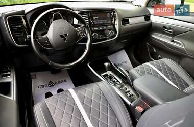 Внедорожник / Кроссовер Mitsubishi Outlander 2019 в 