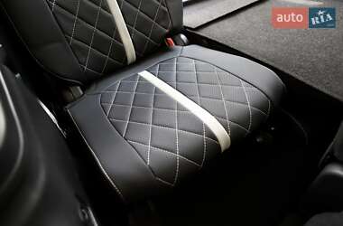 Внедорожник / Кроссовер Mitsubishi Outlander 2019 в 