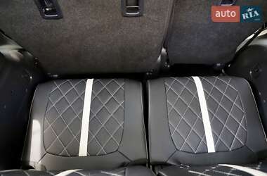 Внедорожник / Кроссовер Mitsubishi Outlander 2019 в 