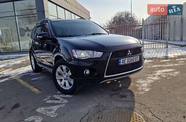 Внедорожник / Кроссовер Mitsubishi Outlander 2010 в 