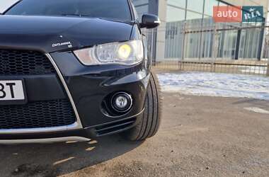 Внедорожник / Кроссовер Mitsubishi Outlander 2010 в 