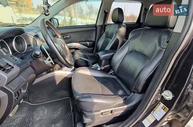 Внедорожник / Кроссовер Mitsubishi Outlander 2010 в 