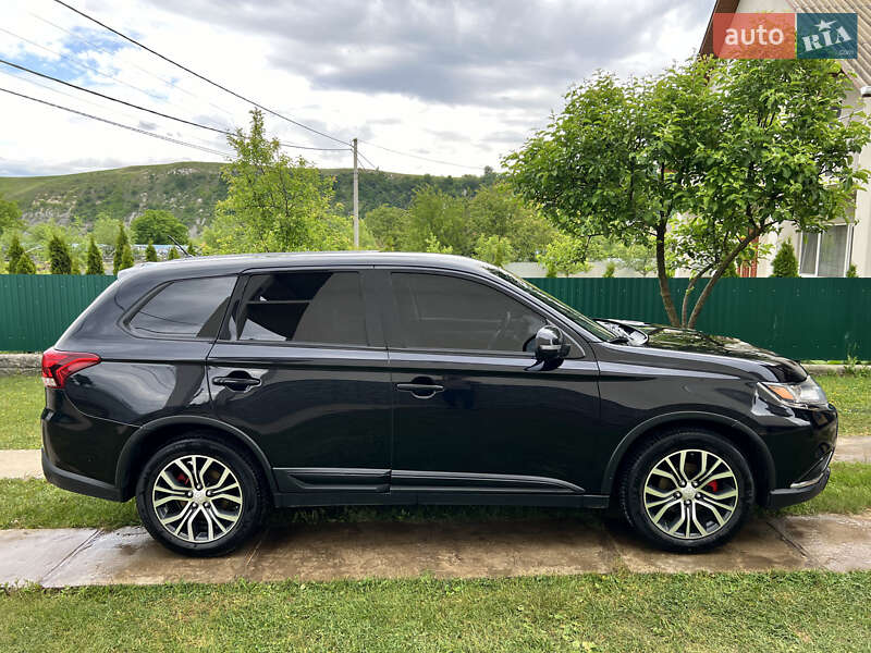 Внедорожник / Кроссовер Mitsubishi Outlander 2015 в Тернополе