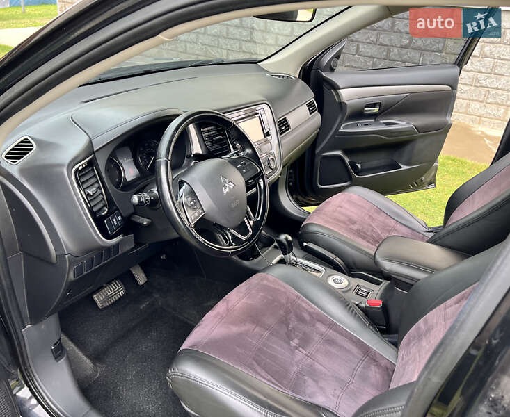 Внедорожник / Кроссовер Mitsubishi Outlander 2015 в Тернополе