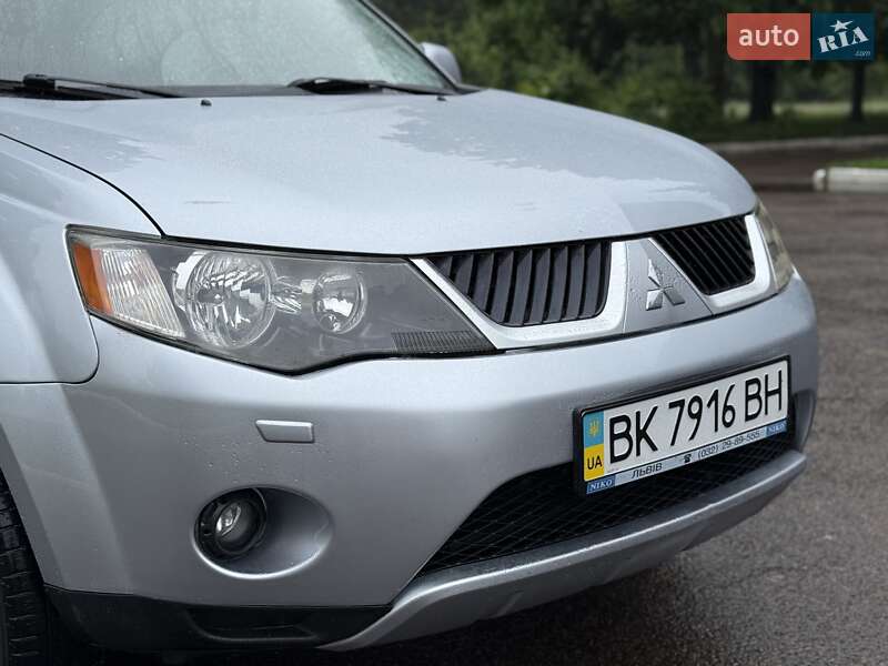 Внедорожник / Кроссовер Mitsubishi Outlander 2007 в Ровно