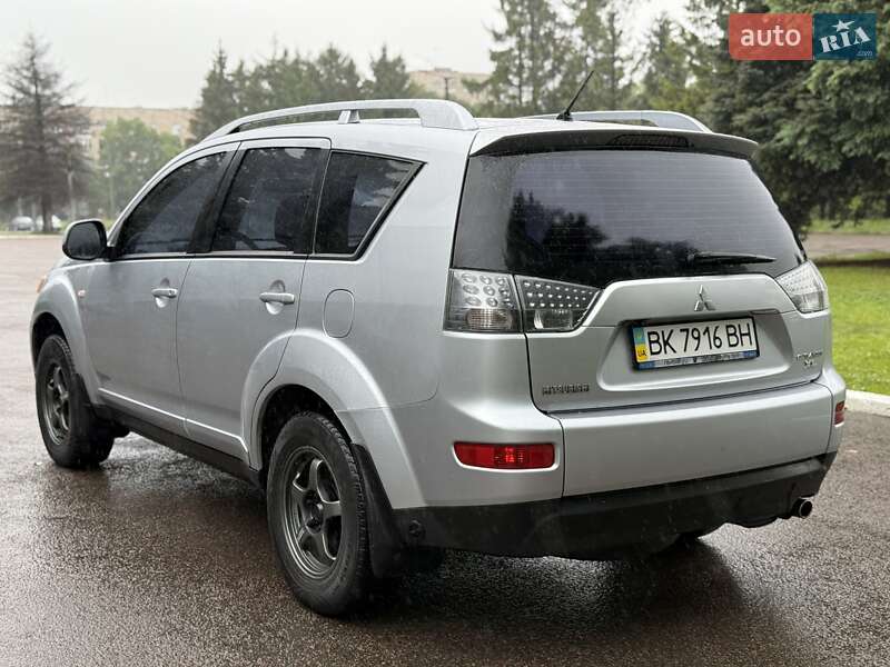 Внедорожник / Кроссовер Mitsubishi Outlander 2007 в Ровно