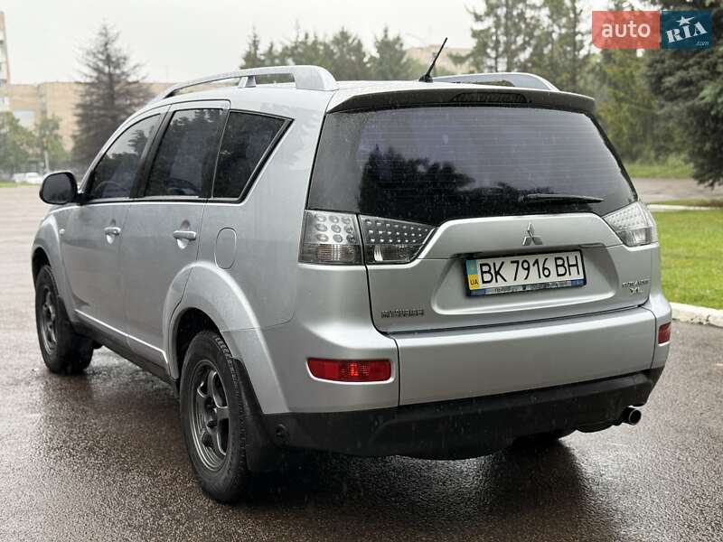 Внедорожник / Кроссовер Mitsubishi Outlander 2007 в Ровно
