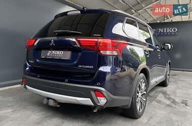 Внедорожник / Кроссовер Mitsubishi Outlander 2018 в 