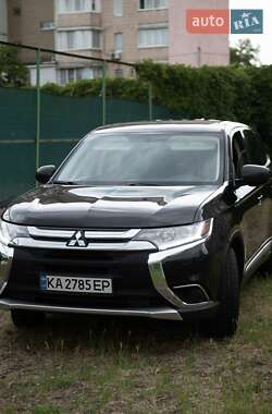 Внедорожник / Кроссовер Mitsubishi Outlander 2018 в Киеве