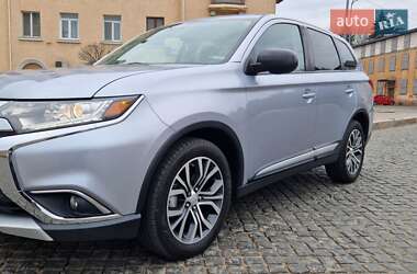 Внедорожник / Кроссовер Mitsubishi Outlander 2016 в Одессе