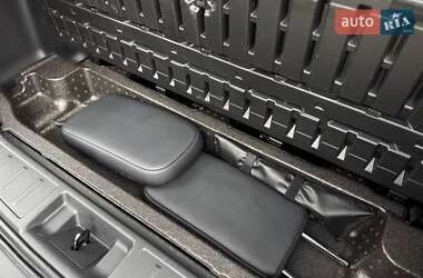 Позашляховик / Кросовер Mitsubishi Outlander 2022 в 