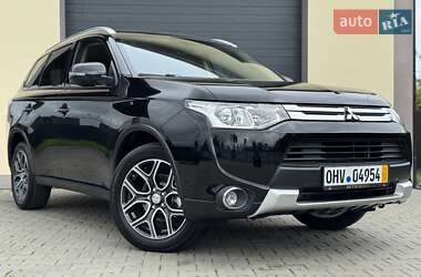 Внедорожник / Кроссовер Mitsubishi Outlander 2015 в Стрые