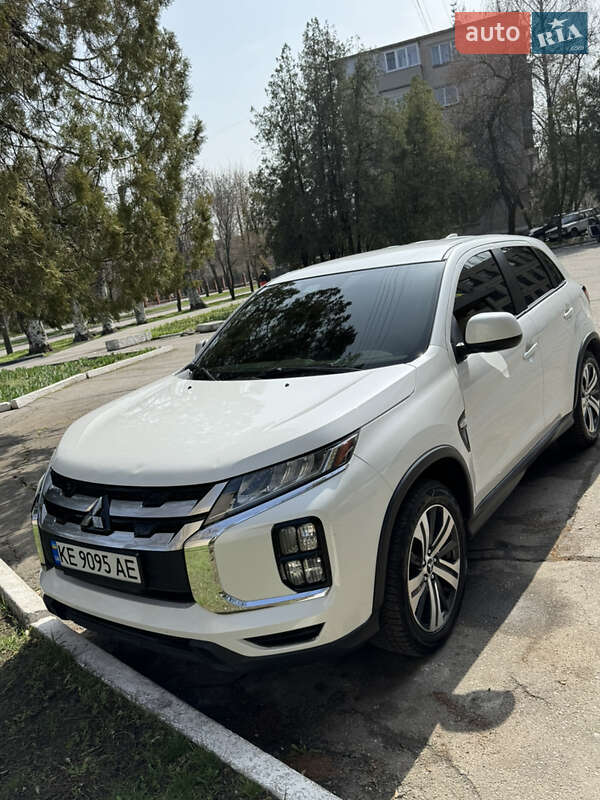 Внедорожник / Кроссовер Mitsubishi Outlander 2020 в Новомосковске