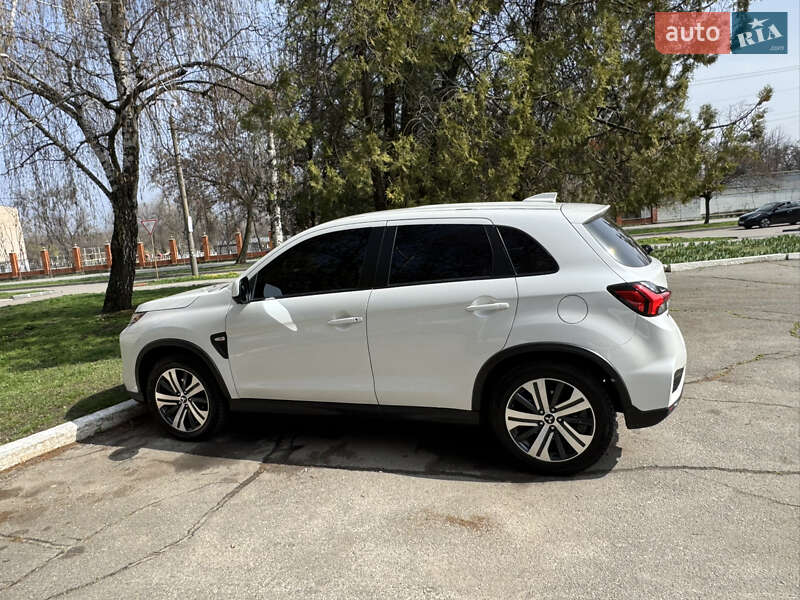 Внедорожник / Кроссовер Mitsubishi Outlander 2020 в Новомосковске