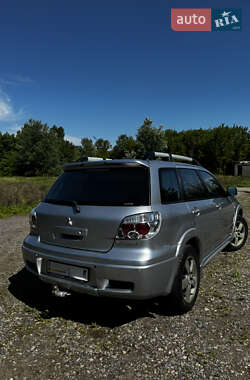 Внедорожник / Кроссовер Mitsubishi Outlander 2008 в 