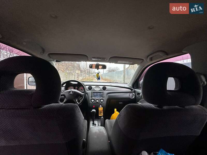 Внедорожник / Кроссовер Mitsubishi Outlander 2006 в Краснокутске