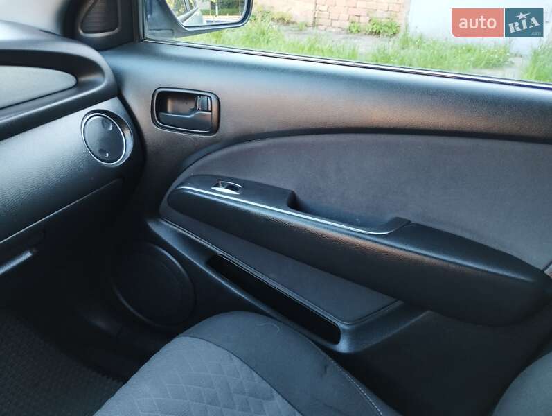 Внедорожник / Кроссовер Mitsubishi Outlander 2008 в Хмельницком