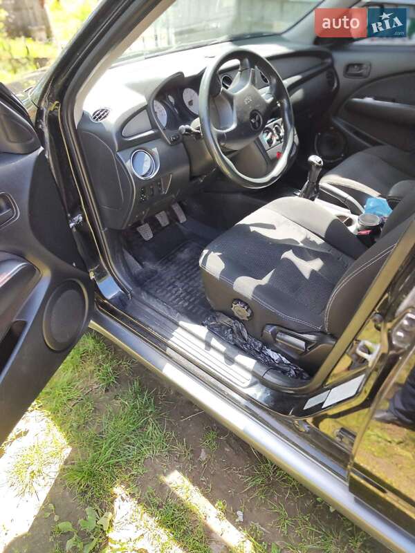 Внедорожник / Кроссовер Mitsubishi Outlander 2008 в Буштыне