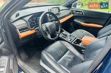 Позашляховик / Кросовер Mitsubishi Outlander 2021 в 