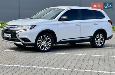 Внедорожник / Кроссовер Mitsubishi Outlander 2018 в 