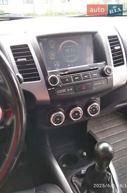 Позашляховик / Кросовер Mitsubishi Outlander 2010 в 