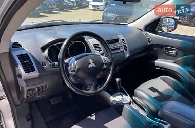 Позашляховик / Кросовер Mitsubishi Outlander 2012 в 